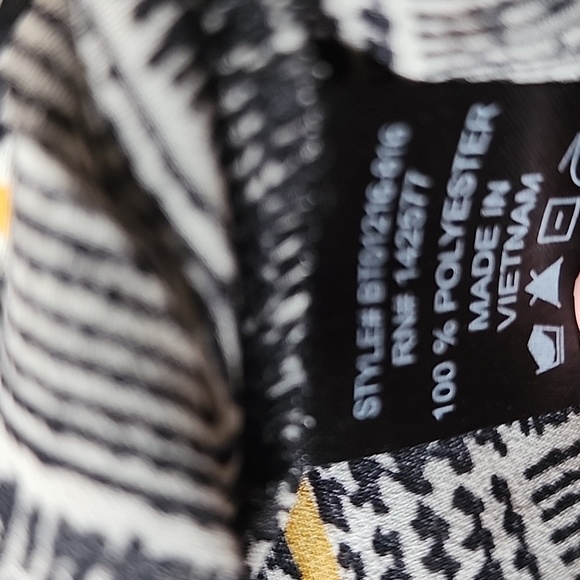 Blashe women's ruffled tie front blouse - Picture 11 of 11